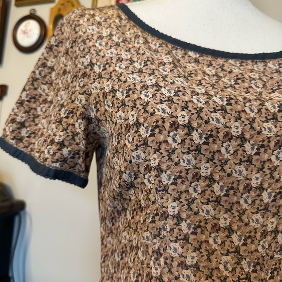 Vintage Laura Ashley ditsy floral silk dress - Picture 2 of 6